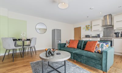 Spacious 3-Bedroom Apartment · Ideal for 7 Guests · Leicester City Centre